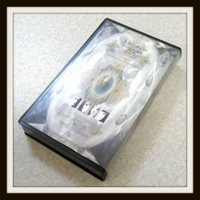 【ラルク】L'Arc～en～Cielのインディーズ時代の超激レアCD＆VHS紹介 | 良盤ディスク